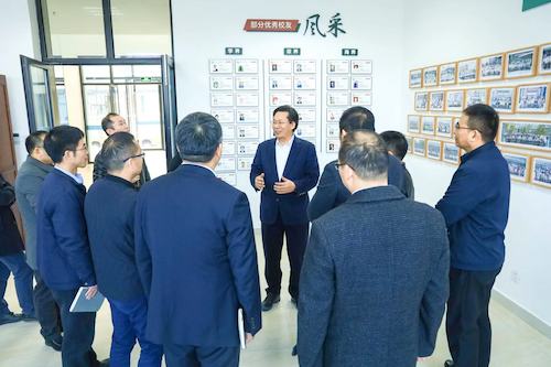 校长尚永丰院士在亚洲色吧
走访调研