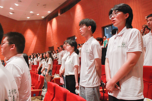 奏唱国歌2-章紫源